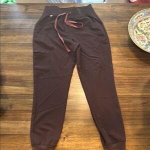 Woman’s Figs Brown Joggers